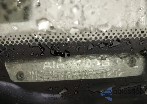 1997 Mercury Grand Marquis Gs z USA, uszkodzony, nr VIN 2MELM74W6VX680292